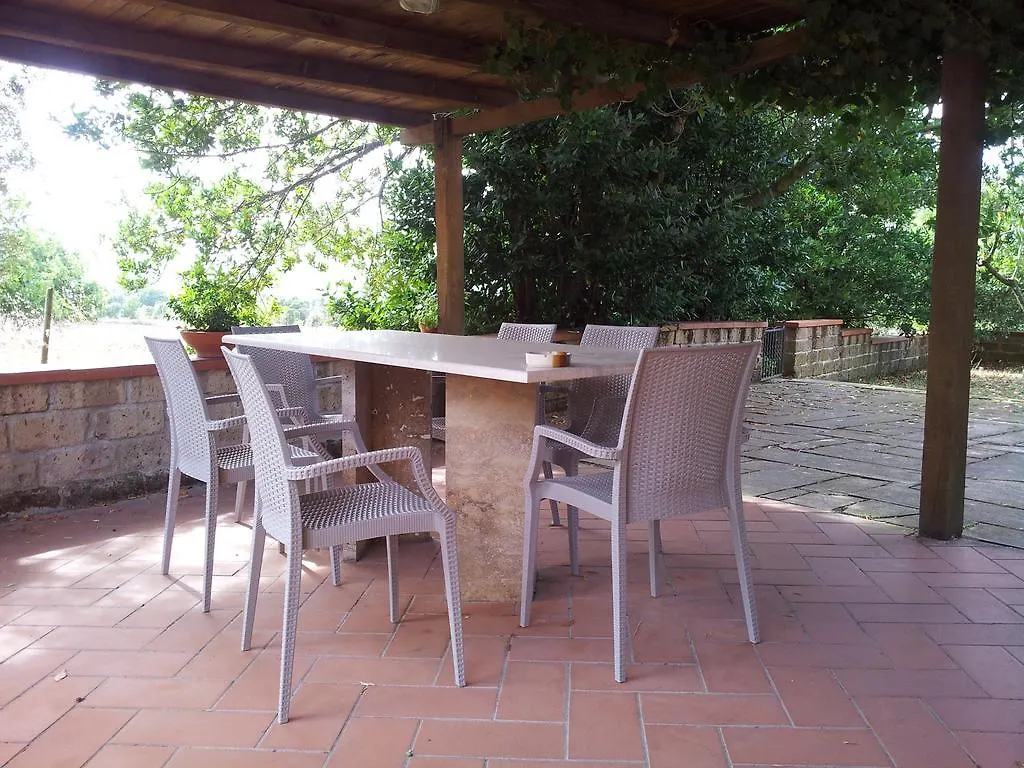 Agriturismo Pietramora ピティリアーノ ファームステイ